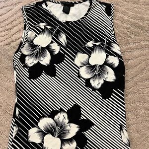 Vintage y2k small black/white floral tank